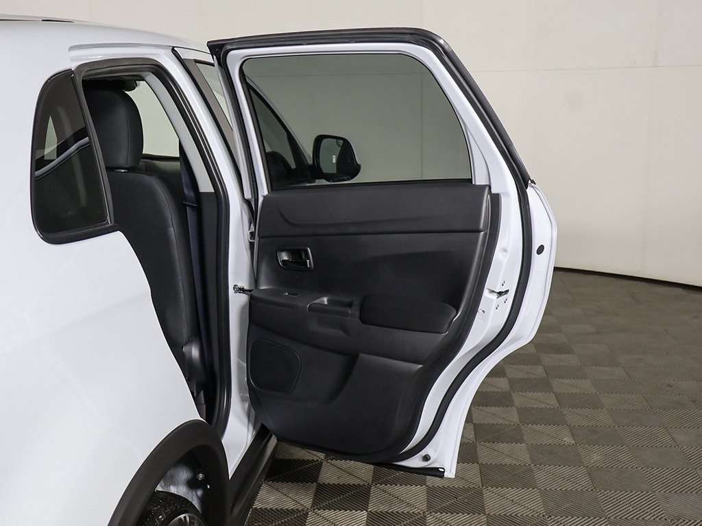 2025 Mitsubishi Outlander Sport ES SE LE photo 11