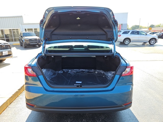 2026 Toyota Camry LE photo 9