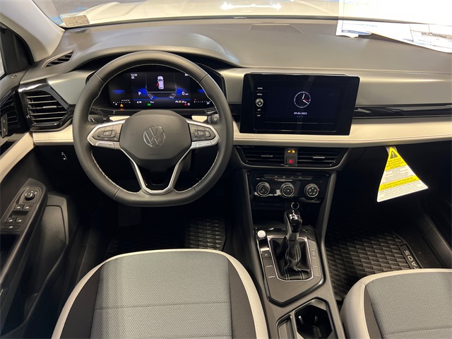 2025 Volkswagen Taos S photo 10