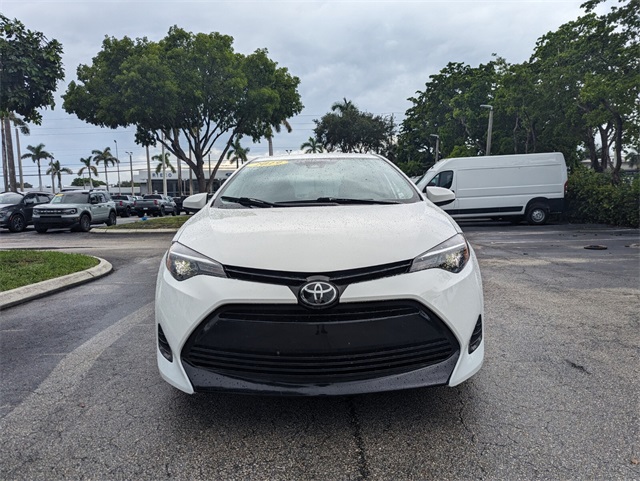 2019 Toyota Corolla L photo 3