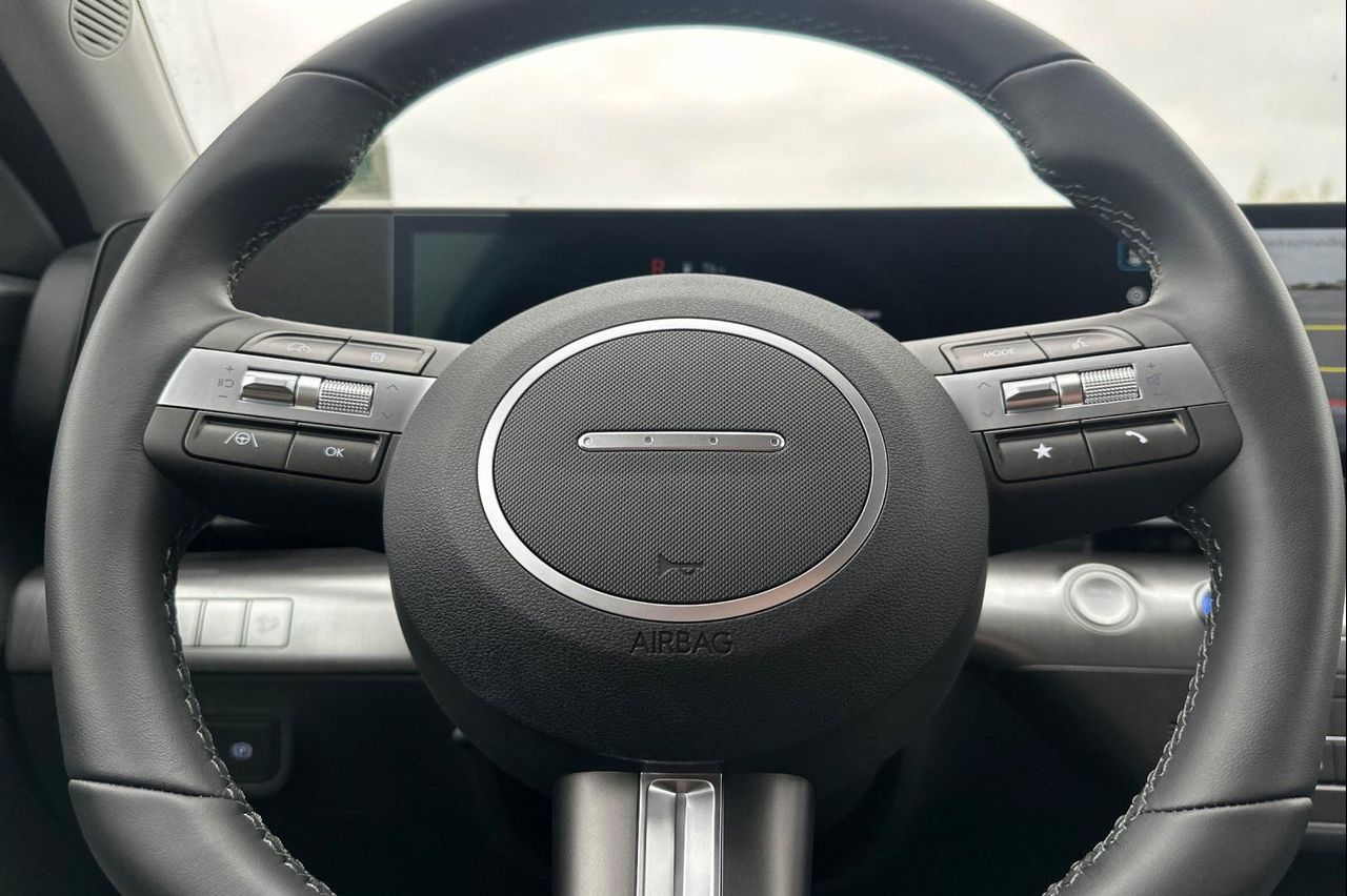 2025 Hyundai Kona SEL photo 24