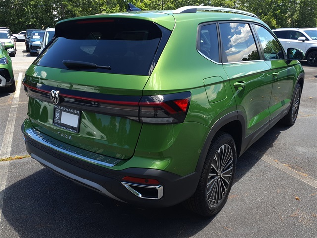 2025 Volkswagen Taos SE photo 4