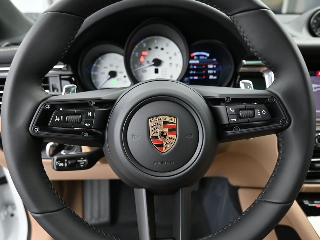 2026 Porsche Macan S photo 21