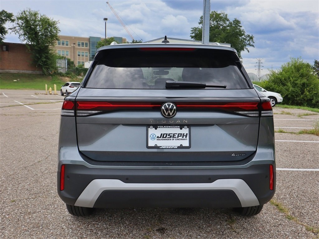 2025 Volkswagen Tiguan S photo 3