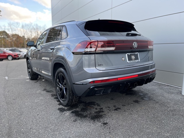 2025 Volkswagen Atlas Cross Sport SEL R-Line photo 18