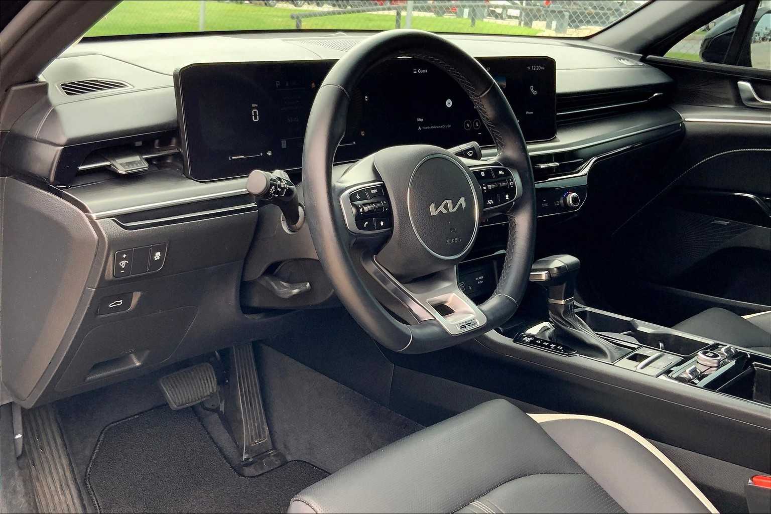 2025 Kia K5 GT-Line photo 16