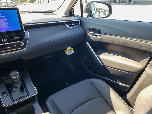 2026 Toyota Corolla Cross XLE photo 18