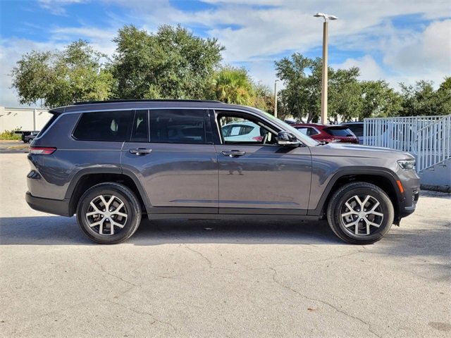 2024 Jeep Grand Cherokee Limited photo 4