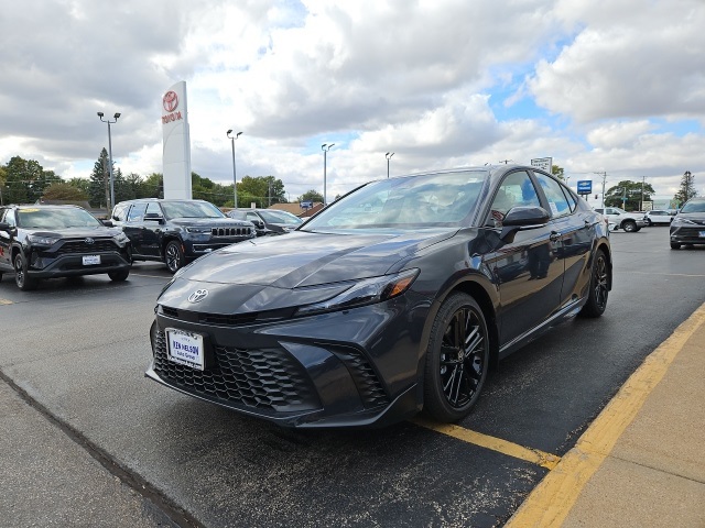 2026 Toyota Camry SE photo 5