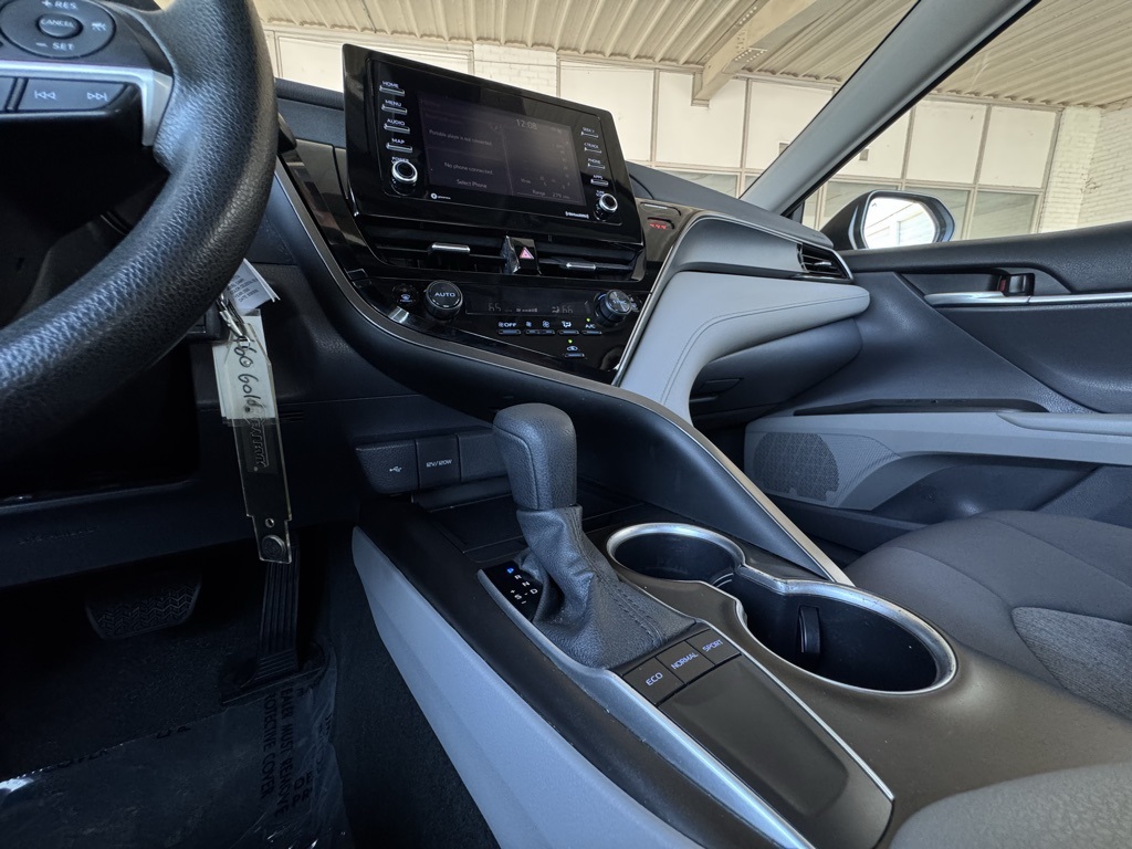 2023 Toyota Camry LE photo 21