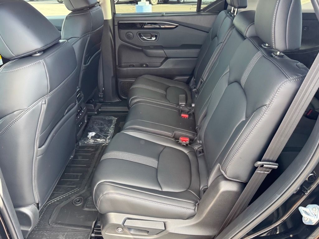 2025 Honda Pilot EX-L photo 3