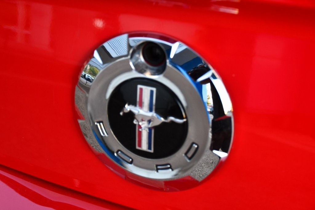 2005 Ford Mustang photo 32