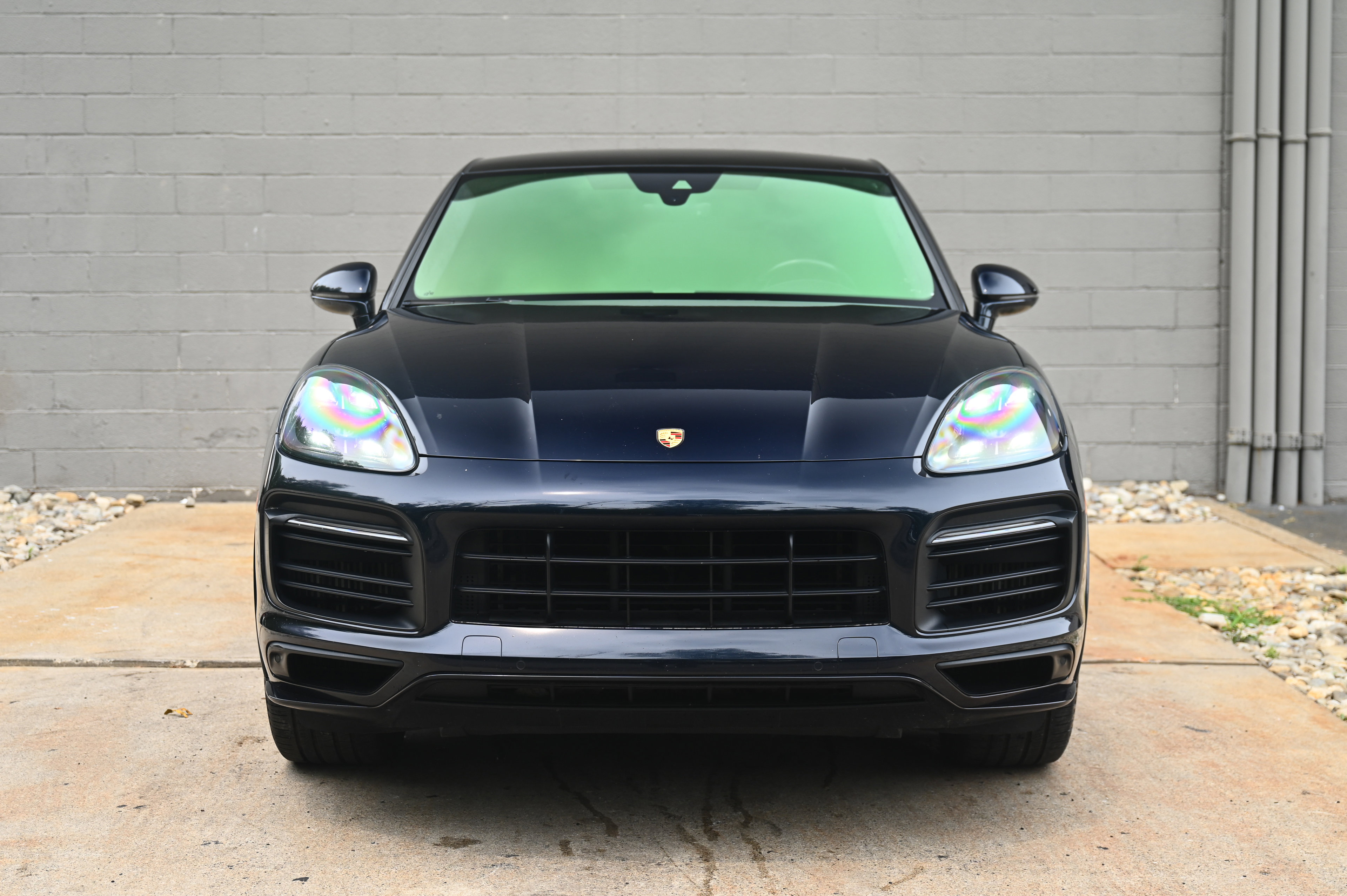 2021 Porsche Cayenne GTS Coupe photo 2