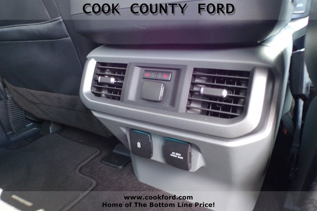2022 Ford F-150 Lariat photo 18