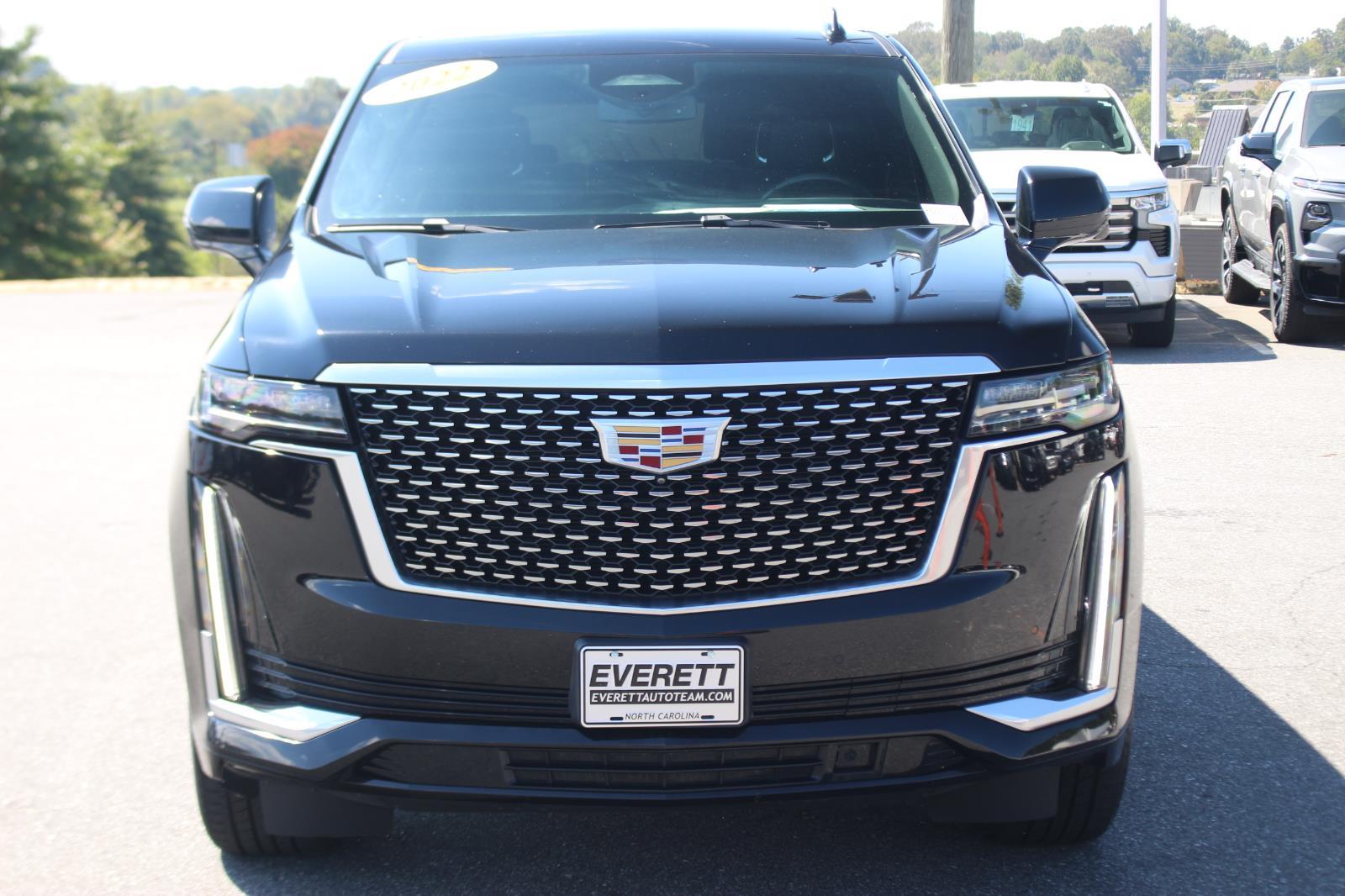 2022 Cadillac Escalade ESV Luxury photo 2