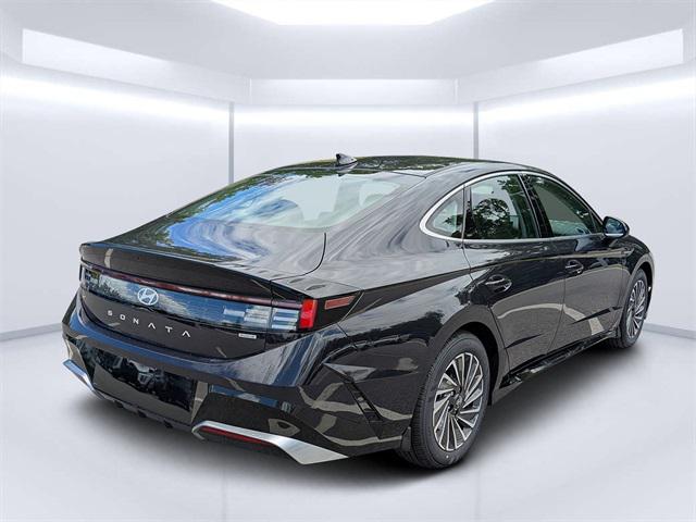 2025 Hyundai Sonata Hybrid SEL photo 3