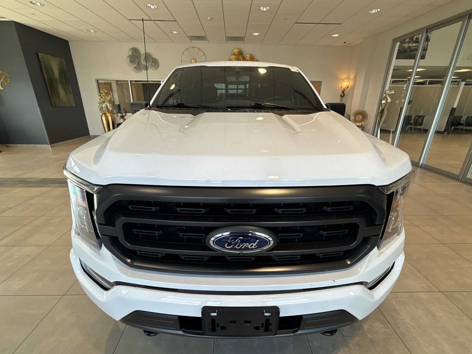 2023 Ford F-150 XLT photo 7