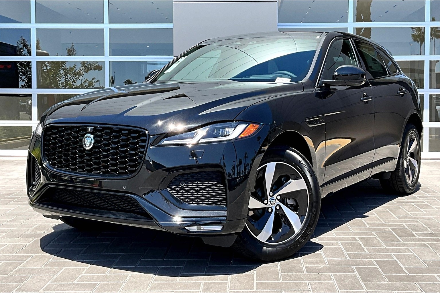 2026 Jaguar F-Pace R-Dynamic S's photo