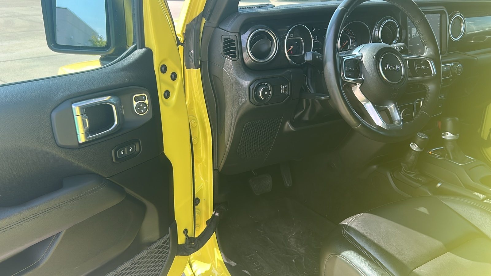 2023 Jeep Wrangler Sahara Altitude photo 12