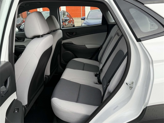 2023 Hyundai Kona SE photo 7
