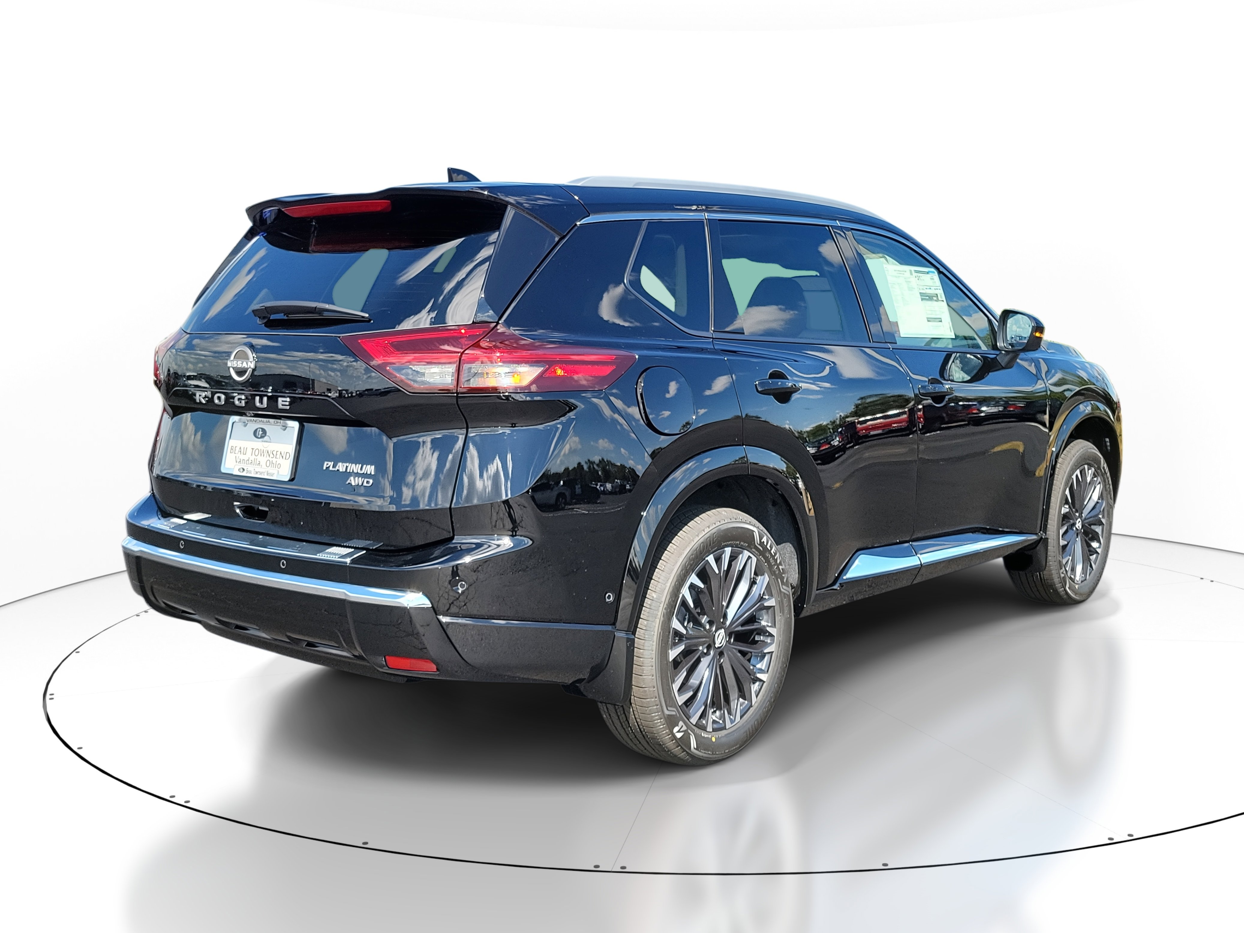 2026 Nissan Rogue Platinum photo 4