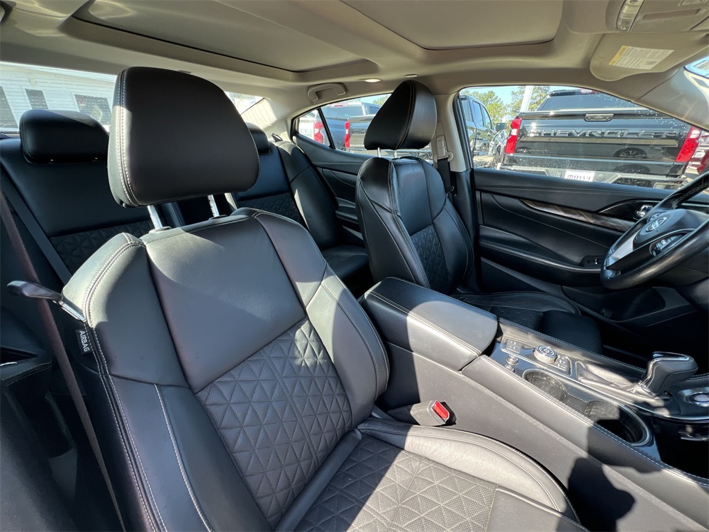 2017 Nissan Maxima Platinum photo 14