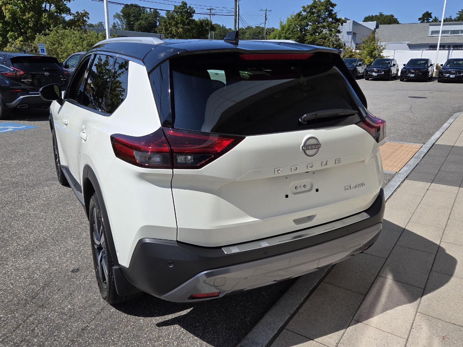 2023 Nissan Rogue SL photo 12