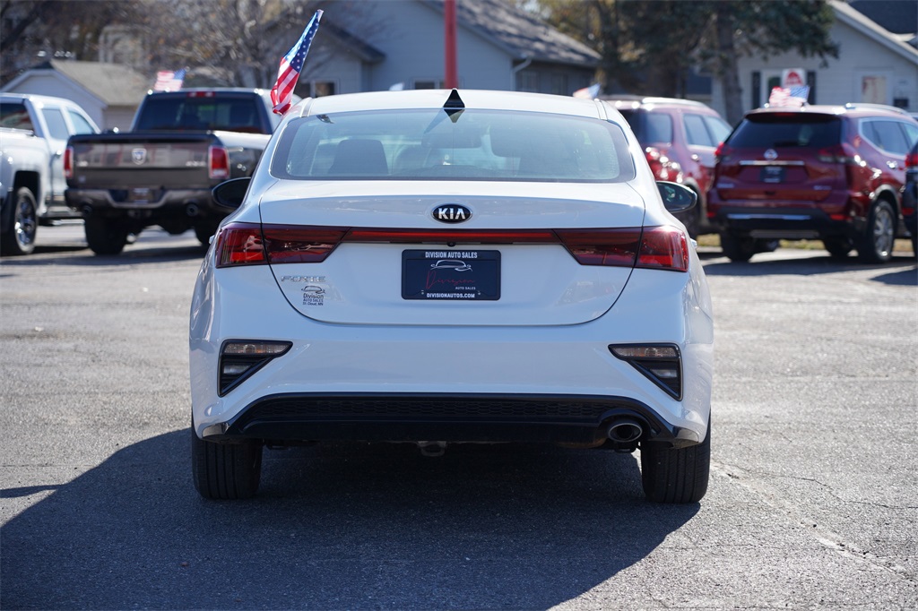 2019 Kia Forte LXS photo 4