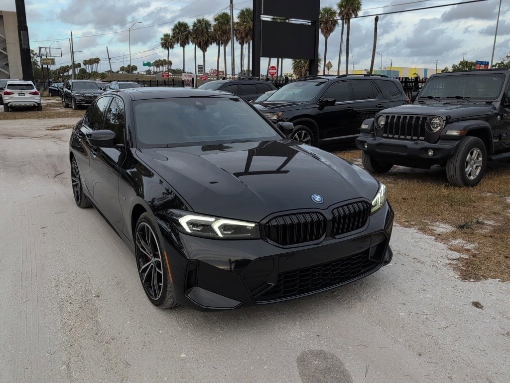 2023 BMW 3 Series 330e