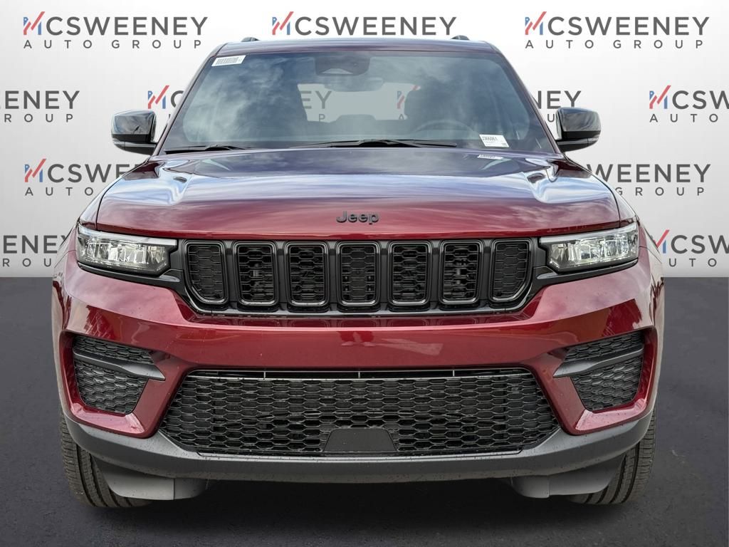 2025 Jeep Grand Cherokee Laredo Altitude photo 4