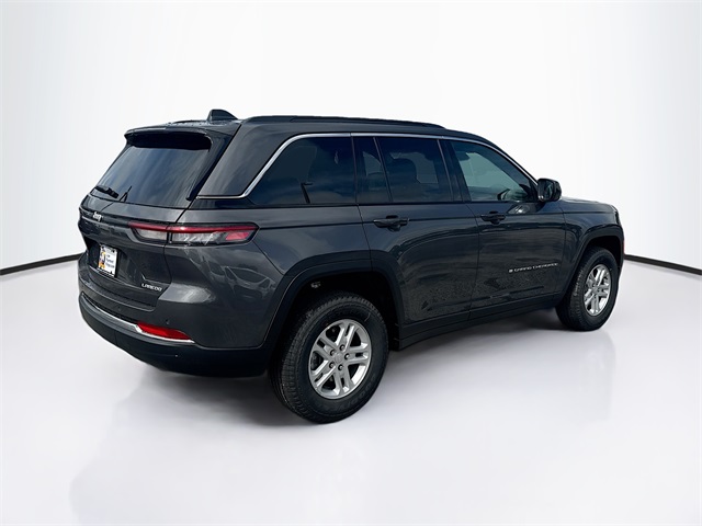 2025 Jeep Grand Cherokee Laredo photo 6