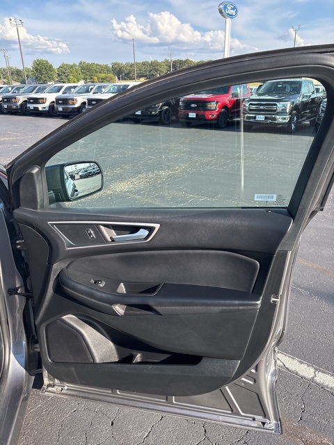 2024 Ford Edge SEL photo 30
