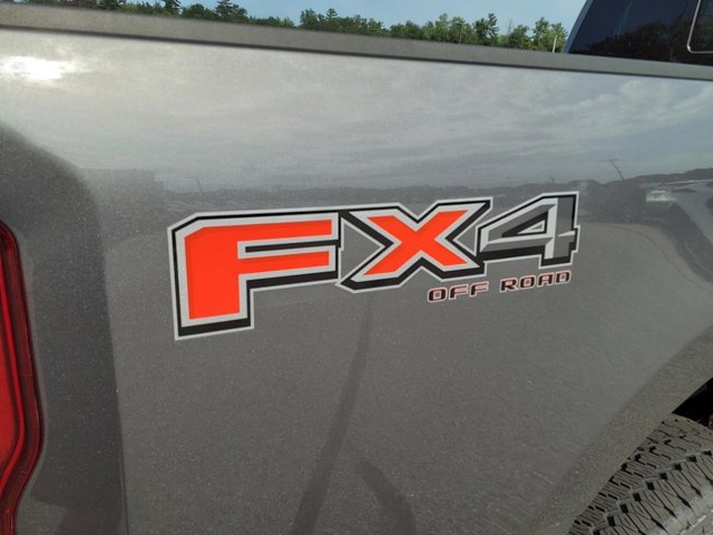 New 2024 Carbonized Gray Metallic Ford XLT image 26