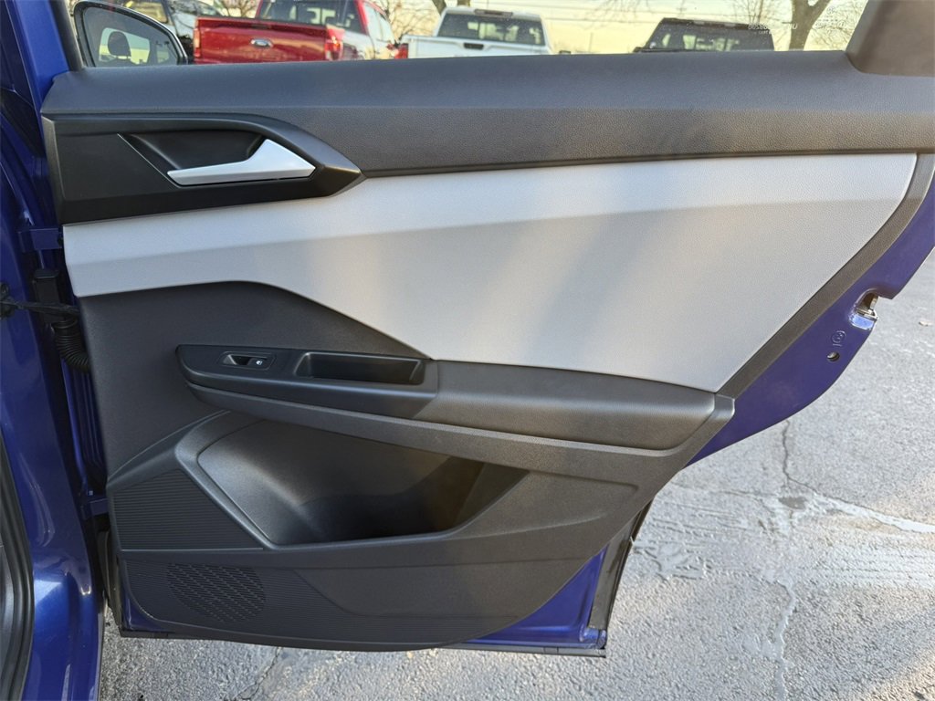 2022 VOLKSWAGEN TAOS - Image 32