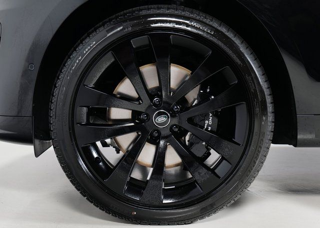 2025 Land Rover Range Rover Sport SE photo 5