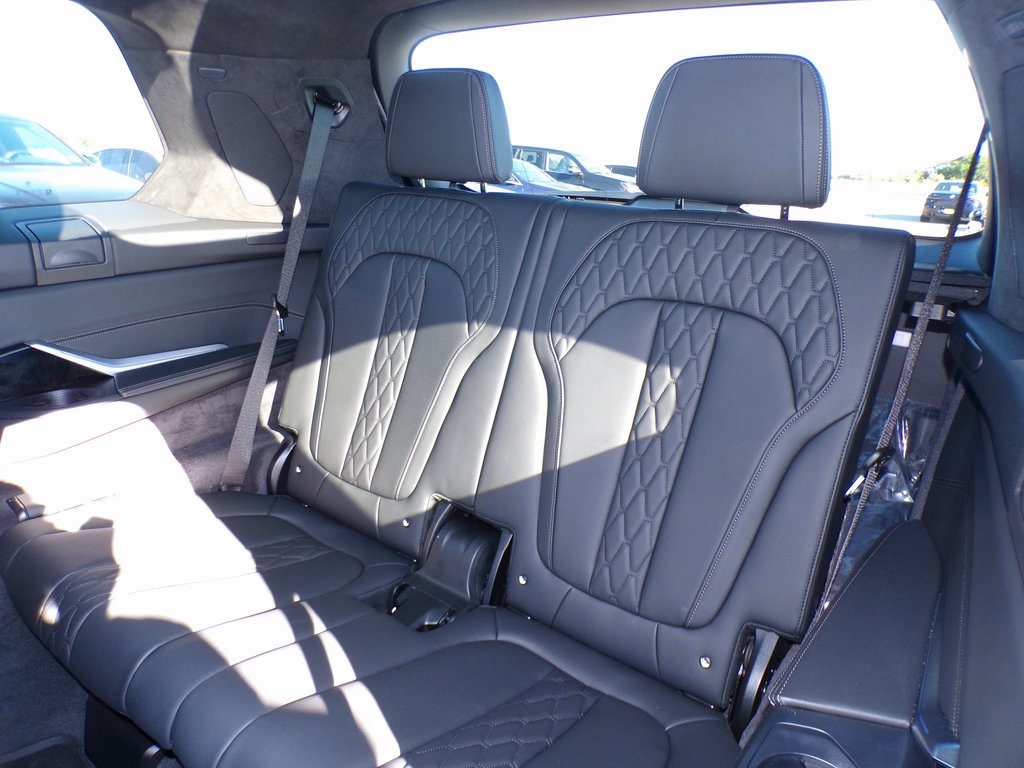 2026 Bmw X7 M60i photo 9