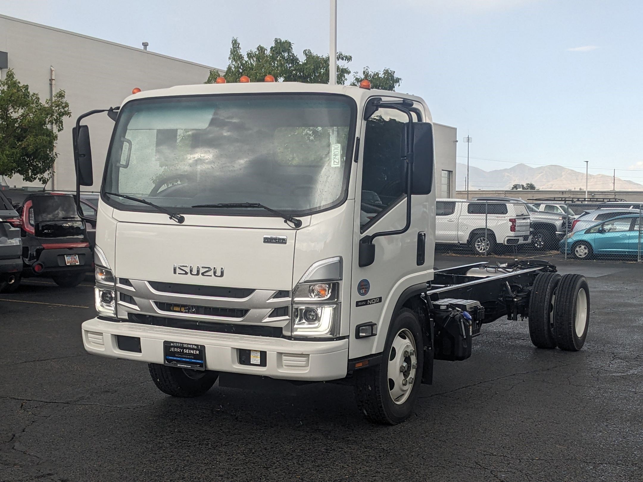 2024 Isuzu NQR's photo