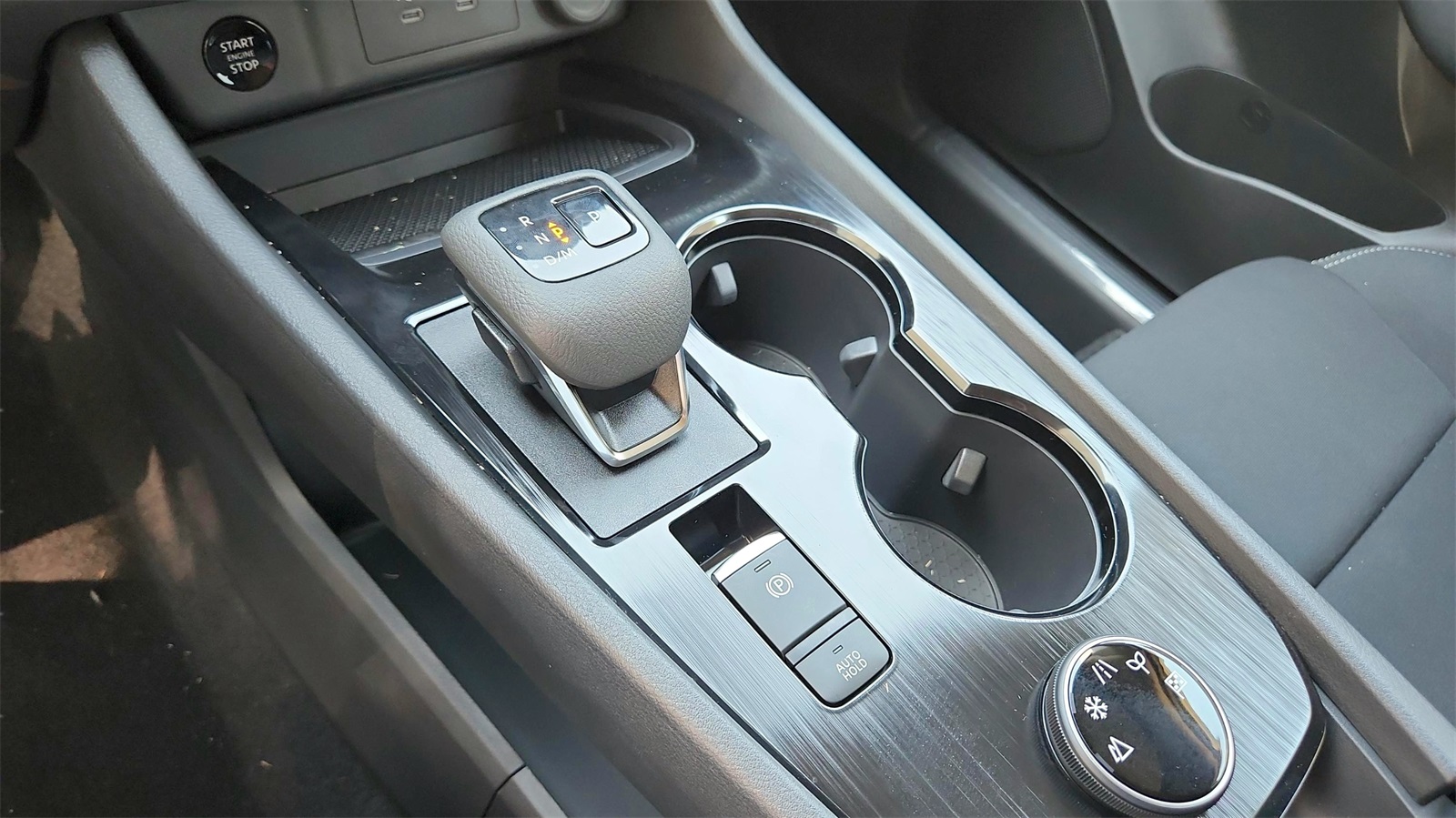 2025 Nissan Rogue S photo 10
