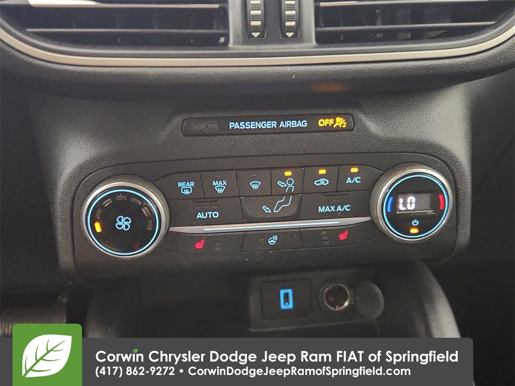 2020 Ford Escape SEL photo 24