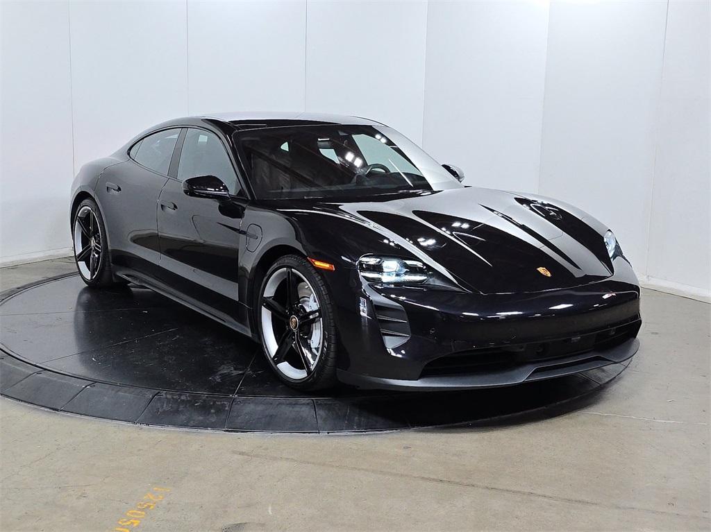 2023 Porsche Taycan GTS photo 3