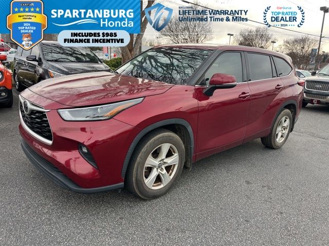 2021 Toyota Highlander LE's photo