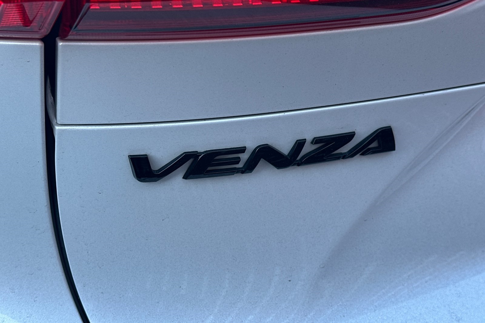 2023 Toyota Venza photo 4