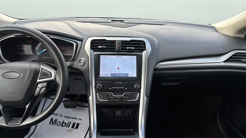 2020 Ford Fusion Hybrid SE photo 11