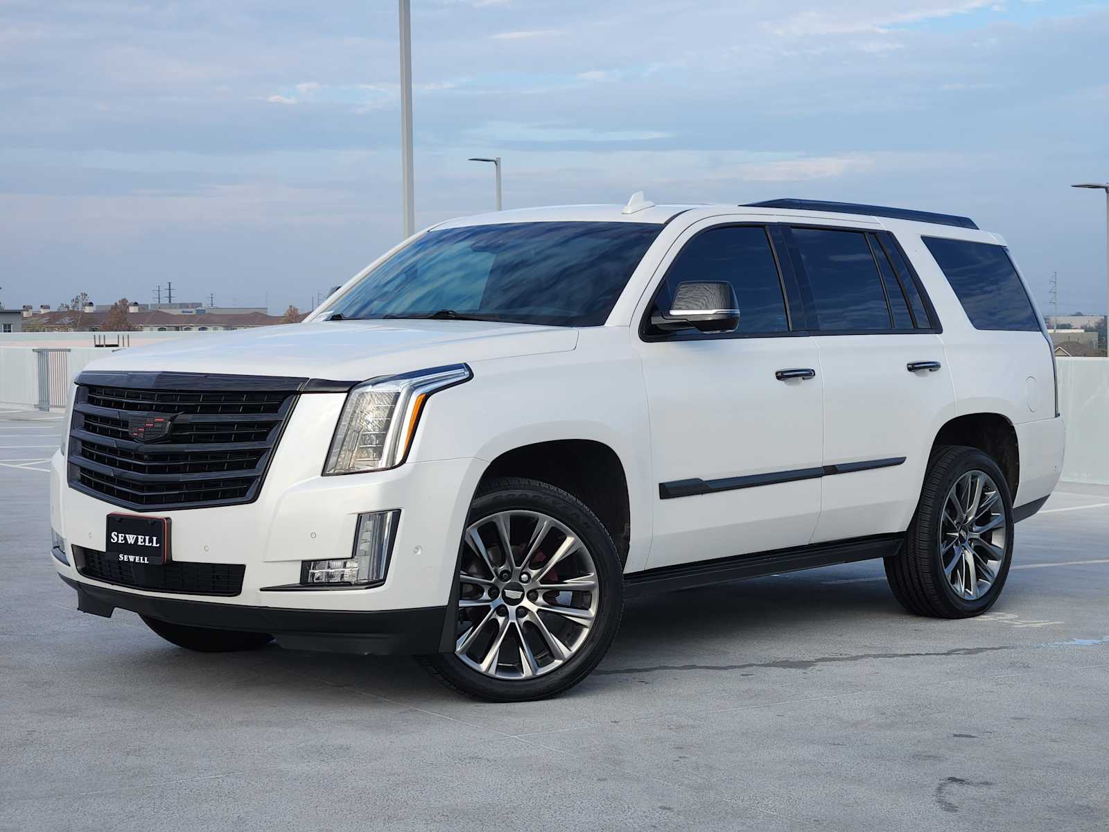 2019 Cadillac Escalade Platinum's photo
