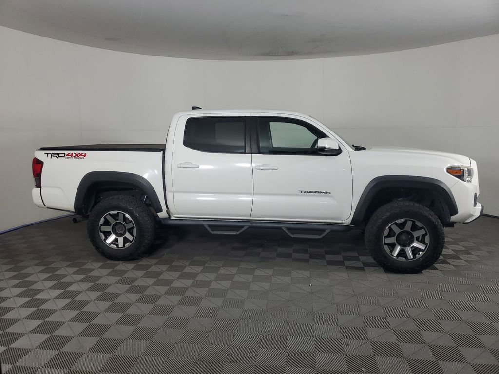 2019 Toyota Tacoma TRD Off-Road V6 photo 3