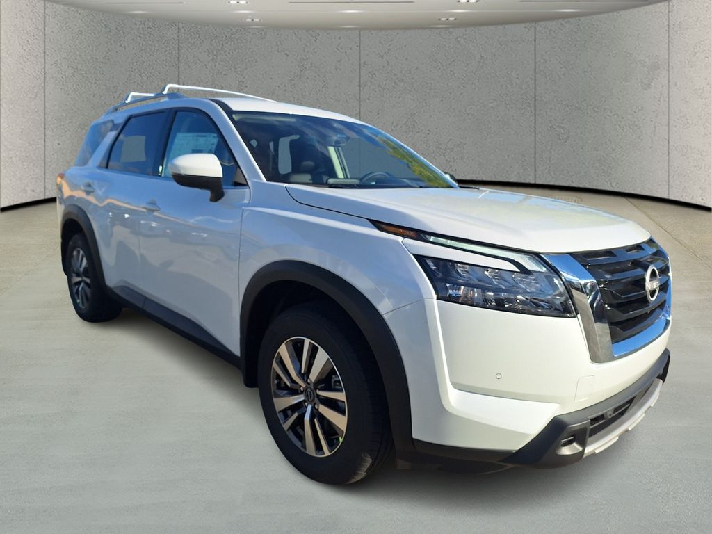 2025 Nissan Pathfinder SL photo 4