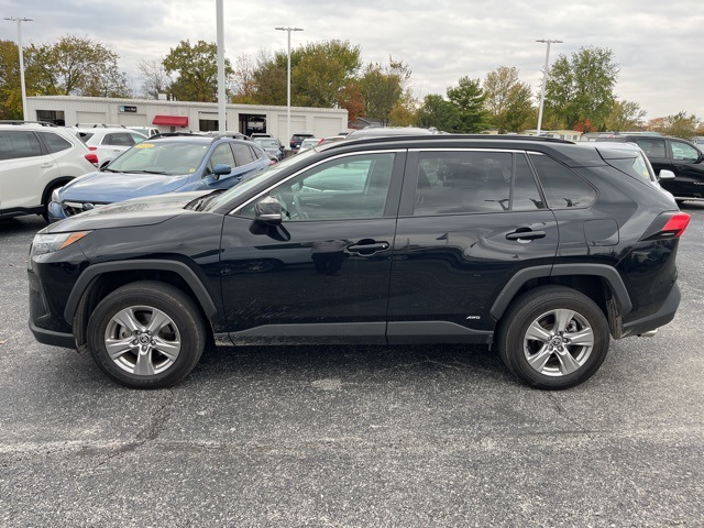 2024 Toyota RAV4 XLE photo 4