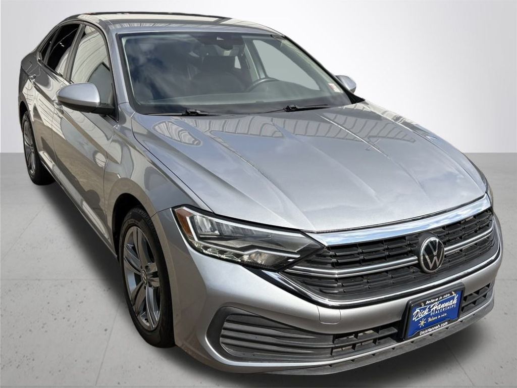 2022 Volkswagen Jetta 1.5T SE photo 5