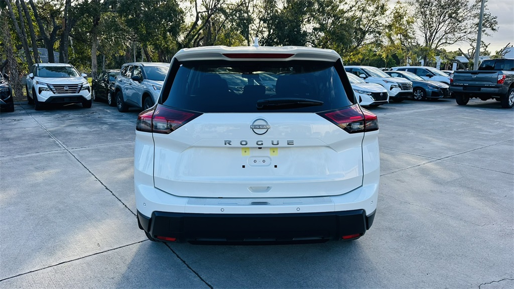 2026 Nissan Rogue SV photo 6