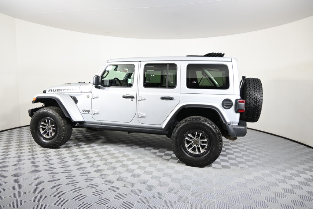 2024 Jeep Wrangler Rubicon 392 photo 3